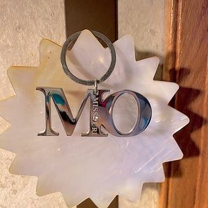 Missouri keychain with a clear gemstone